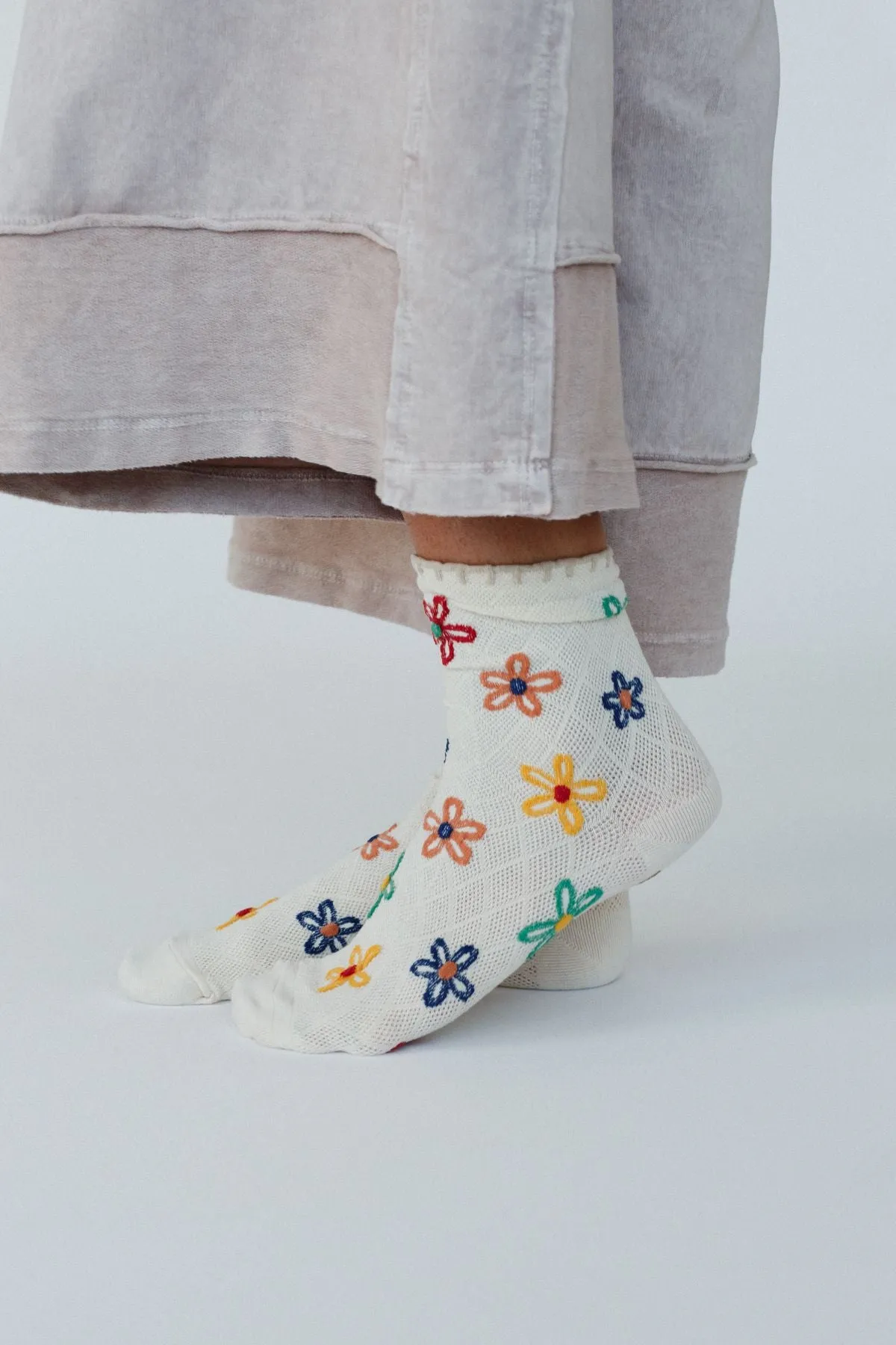 Petal Pop Socks - Ivory